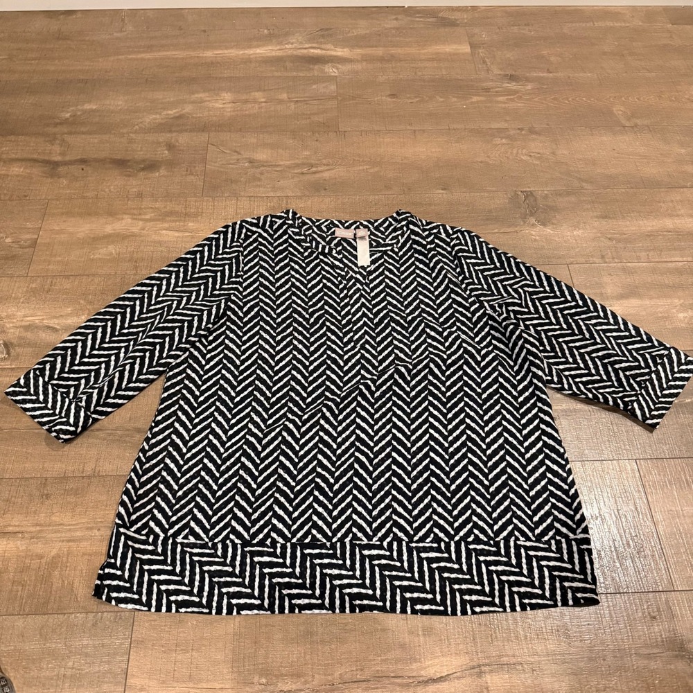 Chico's Blouse Womens Size 3 Black White Excellent Chevron Split Neck 3/4 Sleeve